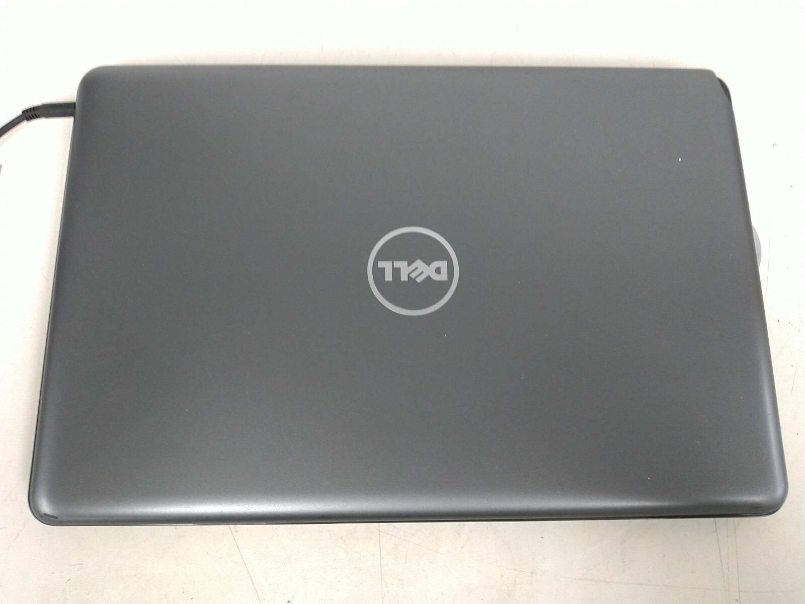 Dell inspiron 5565 15.6″AMD A9-9400 2400mhz 8gb ram 240gb SSD Charger* GFFPYL2