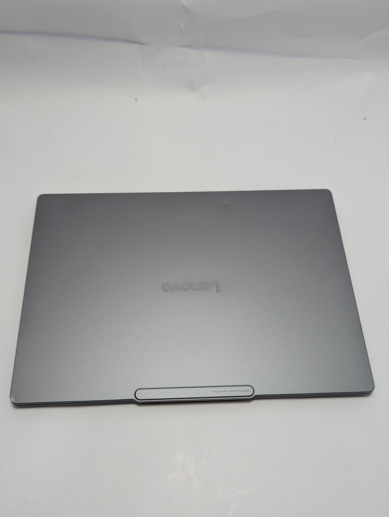 Lenovo Slim 7i 14″ WUXGA OLED Touch Aura Edition Ultra 7 258V 32GB RAM 1TB SSD