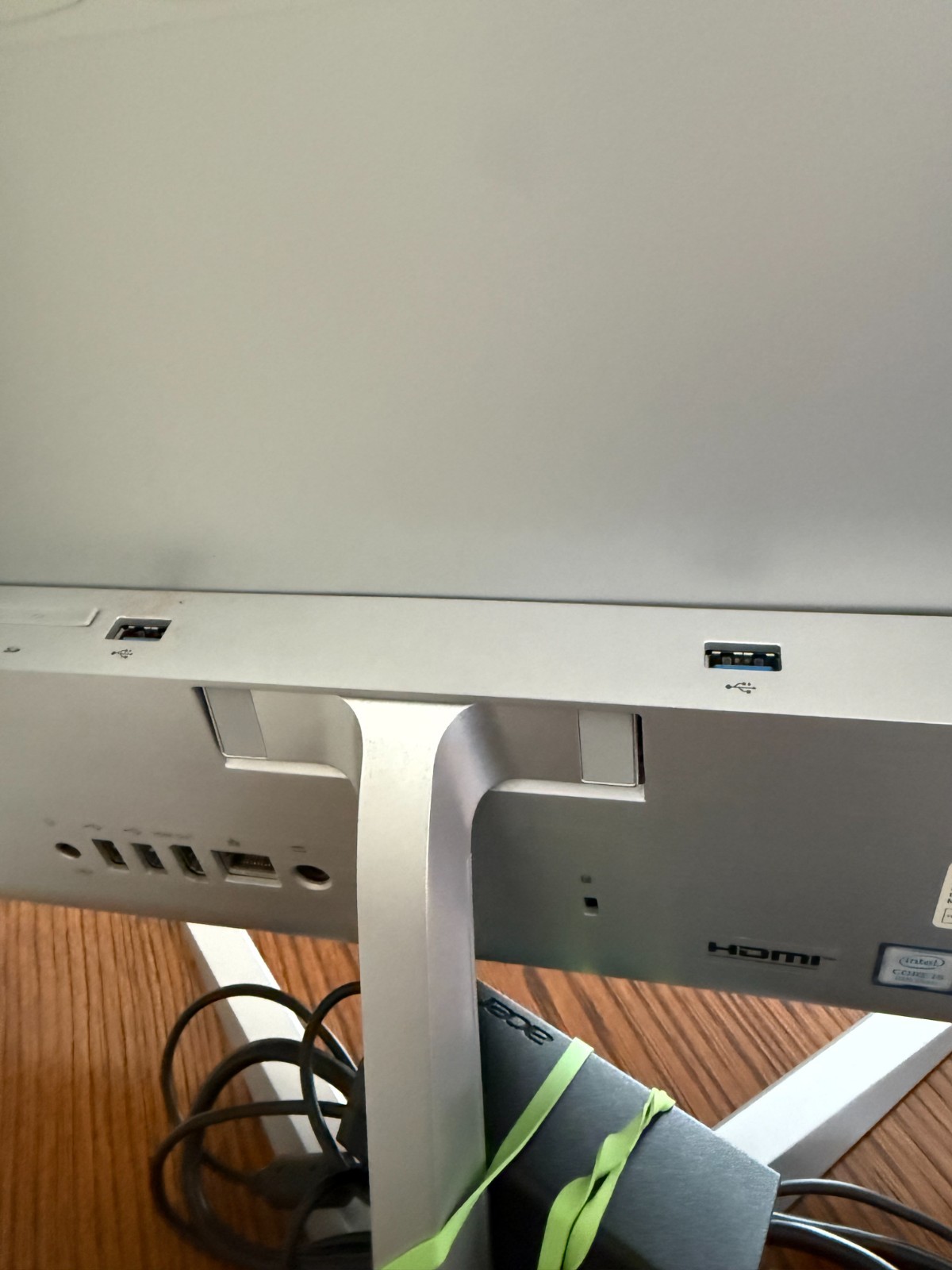 Acer Aspire C24-865 series 21″ Intel Core 8th Gen All in One-Silver Monitor