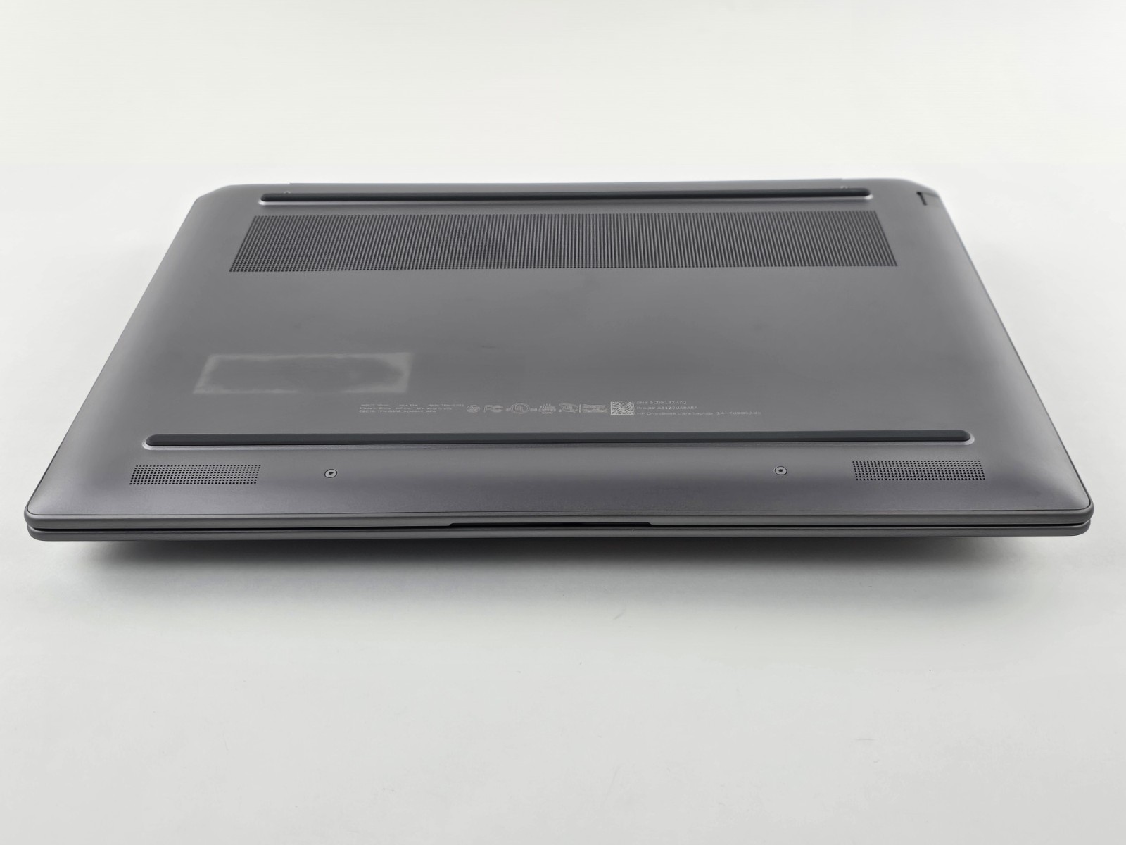 HP OmniBook Ultra 14″ 2.2K Touch, AMD Ryzen AI 9 365, 32GB RAM, 1TB SSD – Good
