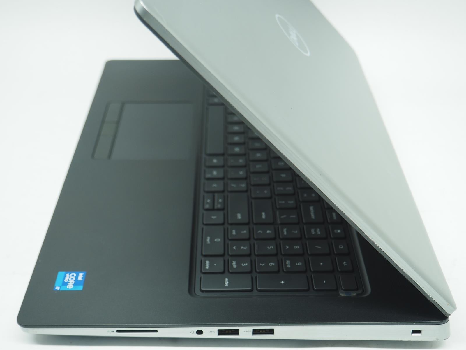 DELL PRECISION 7760 17.2″ Intel Core i7-11850H 2.50GHz 64GB RAM 1TB NVMe Grade B