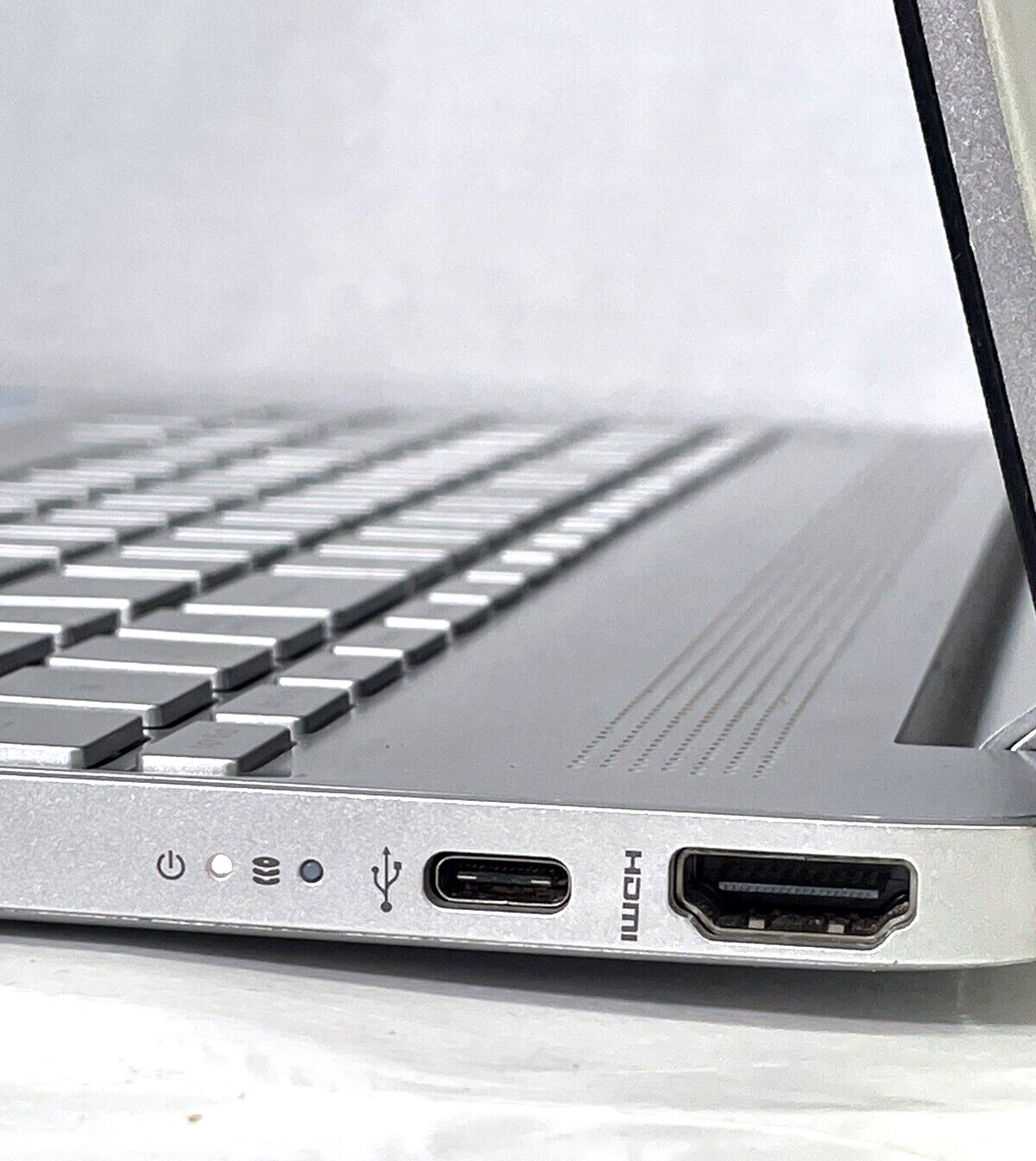 HP 15-EF1081NR 4GB Ram 256GB SSD Laptop Notebook w11h