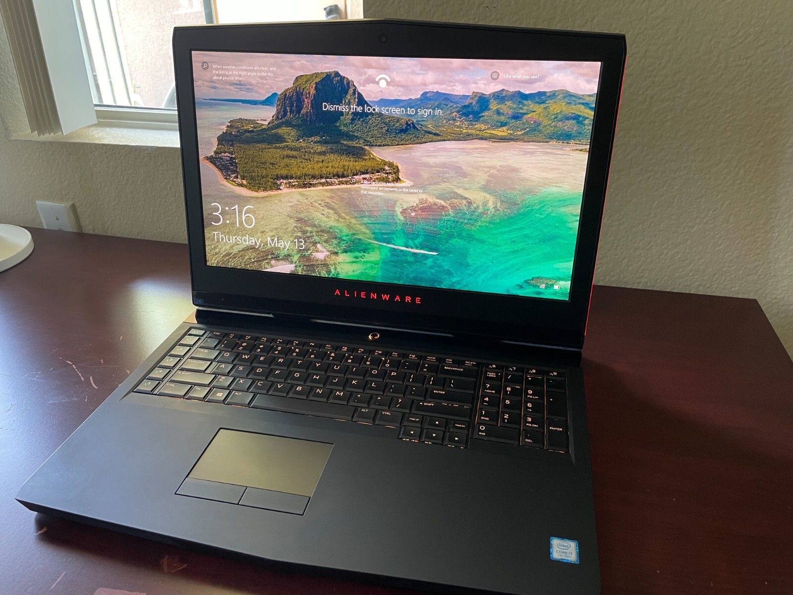 Alienware 17 R4 17.3″ Intel I7-7820HK, 32GB RAM, 1TB +256GB