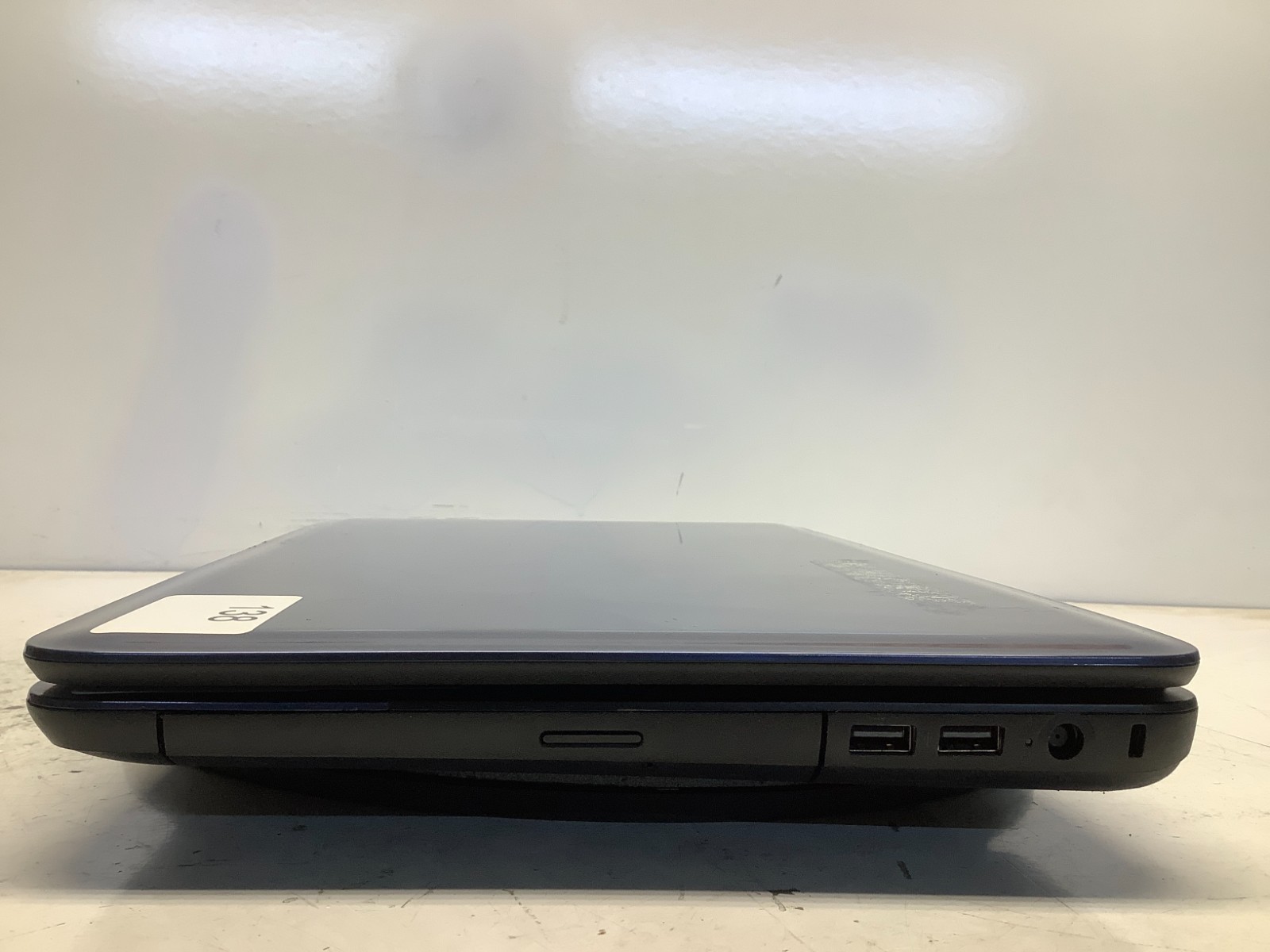 HP 2000-2D49WM AMD E-300 1300MHz 4 GB NO HDD/Battery