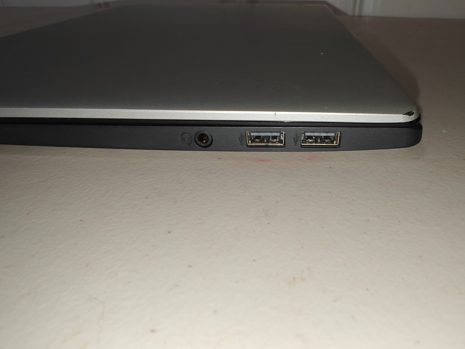 Lenovo IdeaPad 100S-14IBR 14″ Laptop | 2GB 64GB MMC + 32GB SSD | Linux Mint
