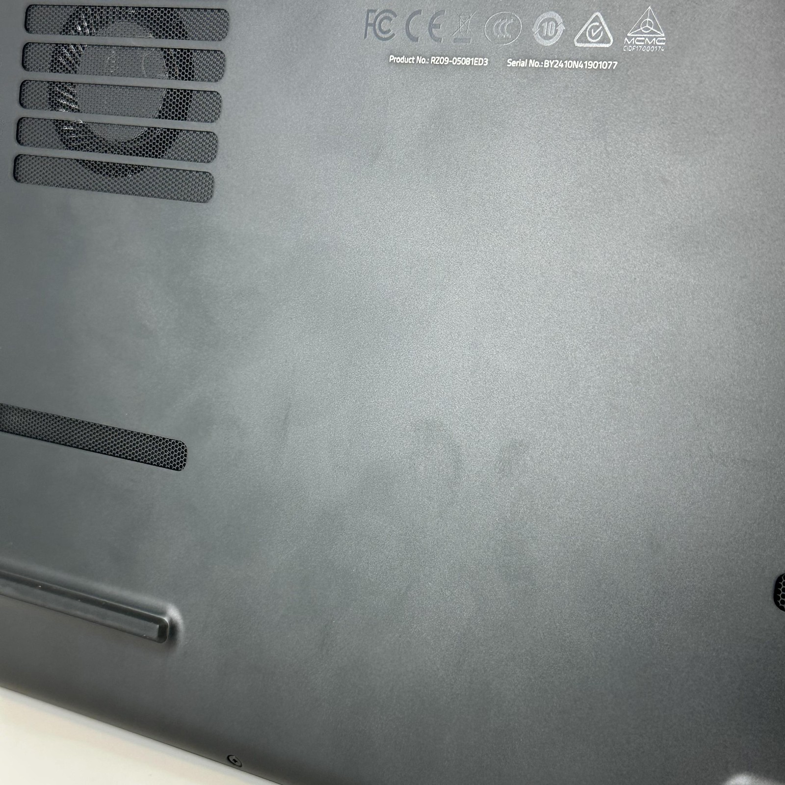 Razer Blade 14 240Hz QHD+ 4.0 GHz Ryzen 9 8945HS 32GB 1TB SSD NVIDIA RTX 4070