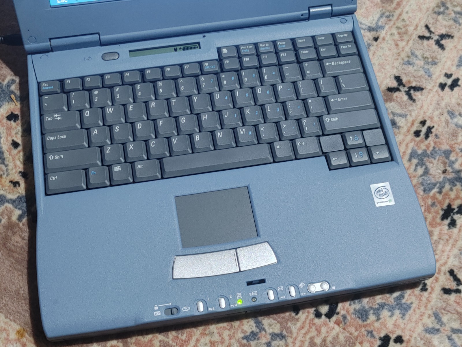 Vintage 1990s Sceptre SoundX 5300 Laptop Powers On No Os