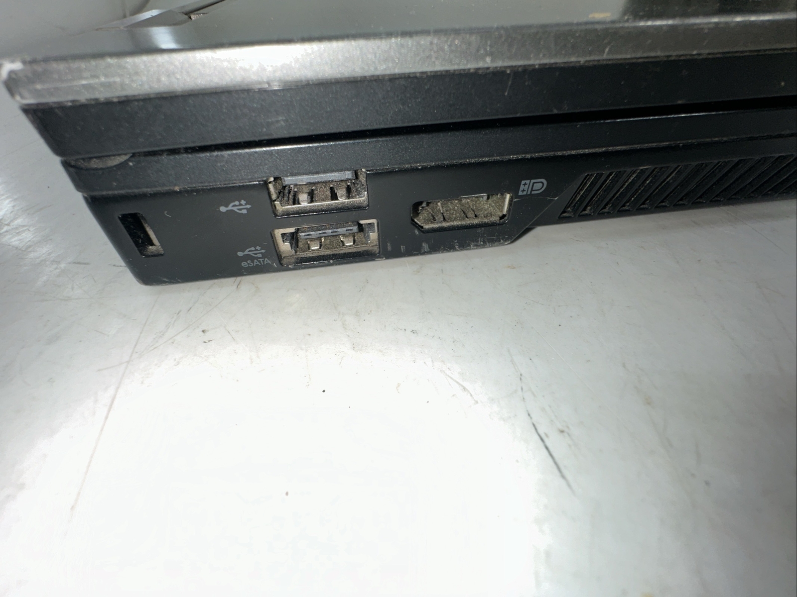 Dell Latitude E6510 15.6″ I5 M540 2.53GHz 4GB DVD WiFi Laptop NO Hard drive