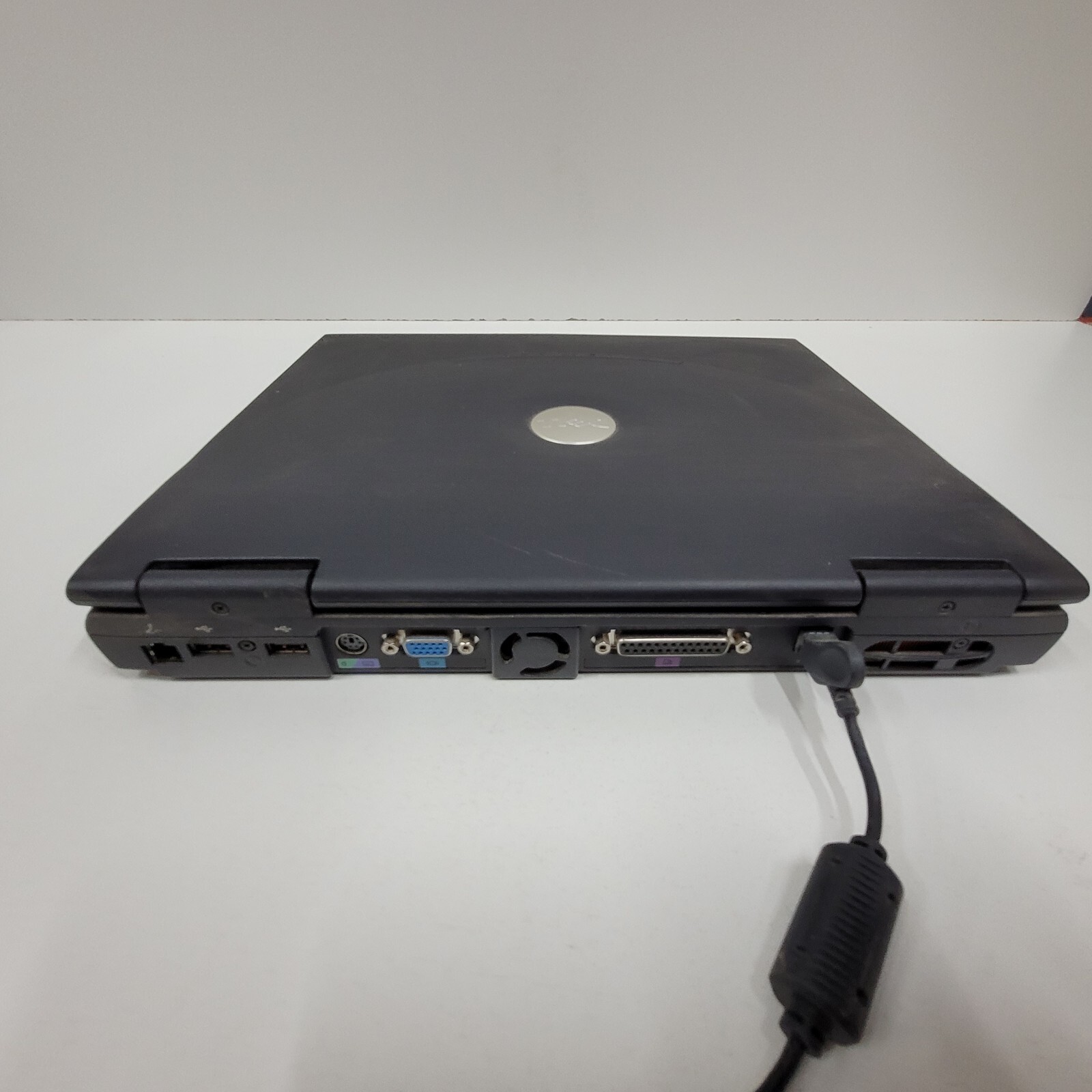 VINTAGE DELL Inspiron 2650 Pentium 4 Mobile 1.6 GHz, 256MB, 20 Gig, Win XP, DVD