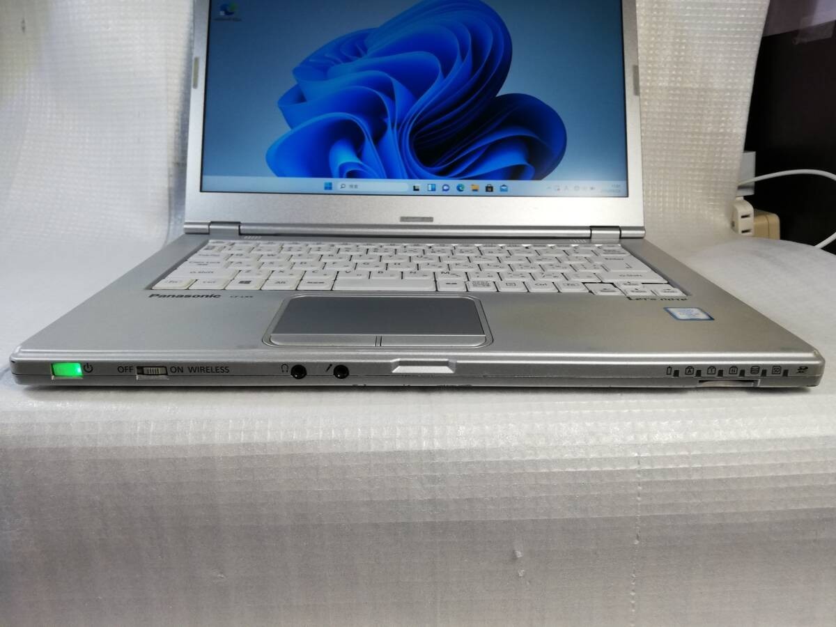Panasonic Notebook CF-LX5 Core i5-6300U 2.4GHZ 8GB SSD 256GB Win 11 Used