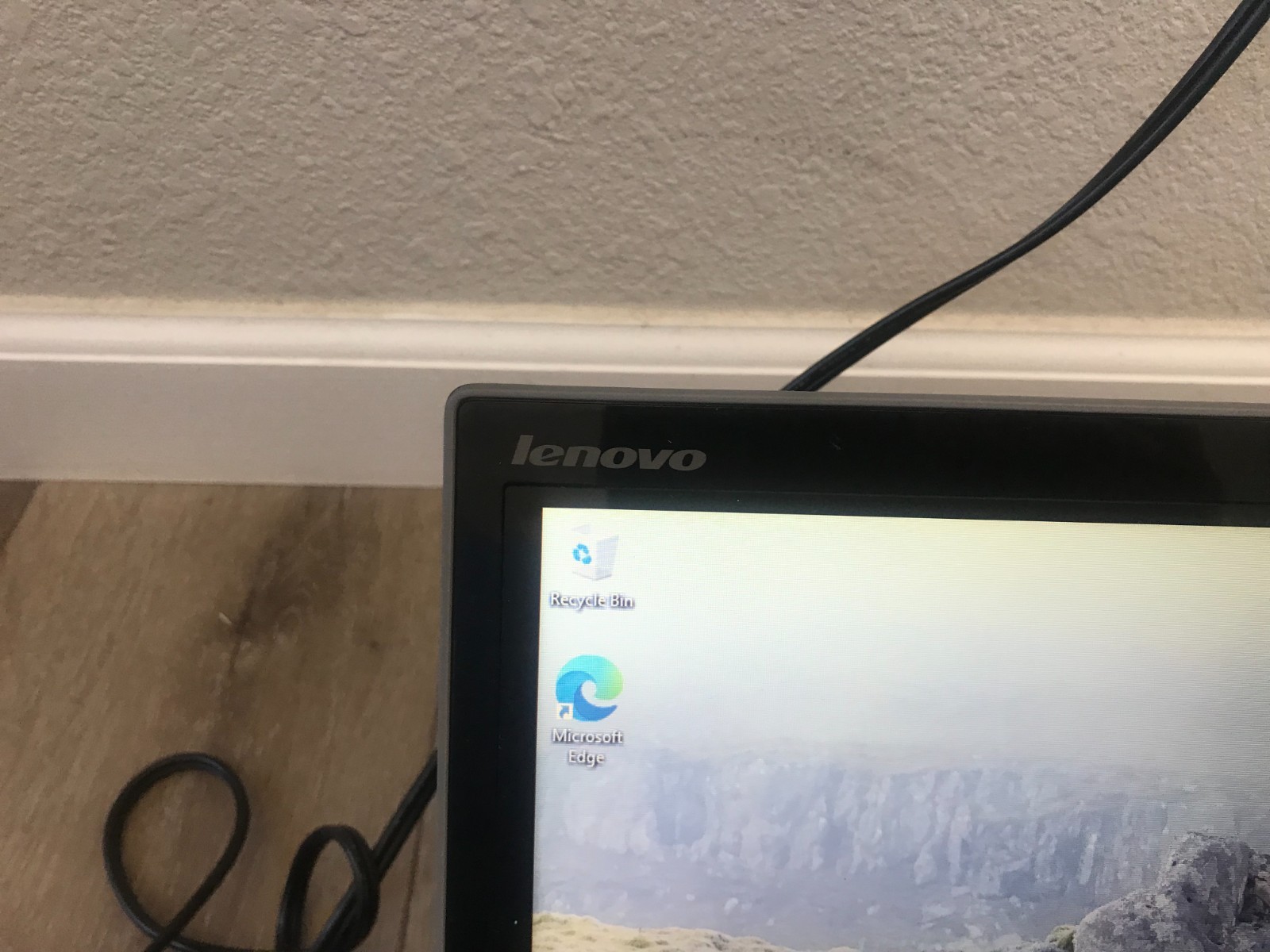 Lenovo IdeaPad Flex 15D 15.6″ AMD E1-2100 AUP 1.00 GHz 4GB 500GB SATA HDD Win 10