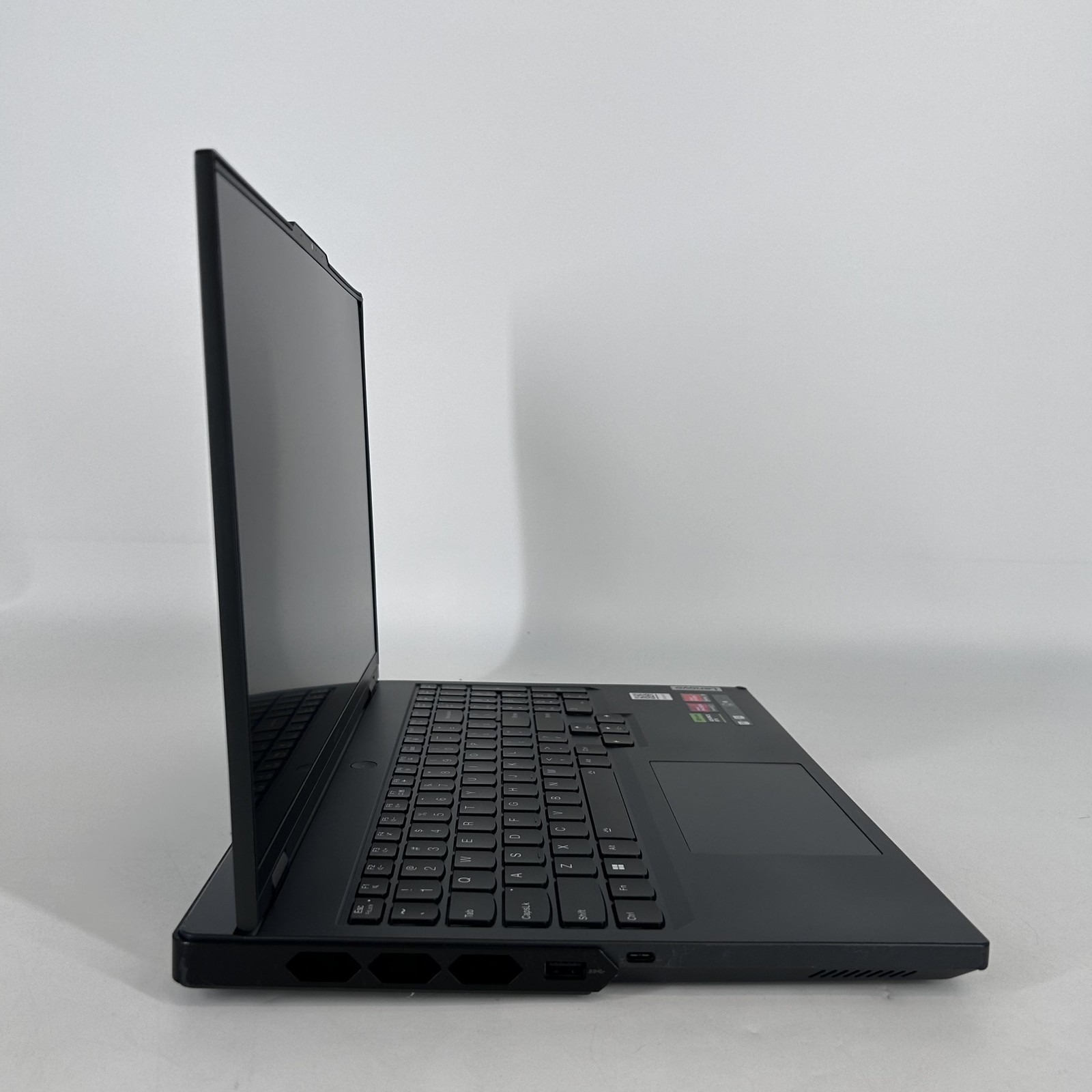 Lenovo Legion Pro 7 Gen 8 16 240Hz FHD+ Ryzen 9 7945HX 32GB 1TB/1TB RTX 4090
