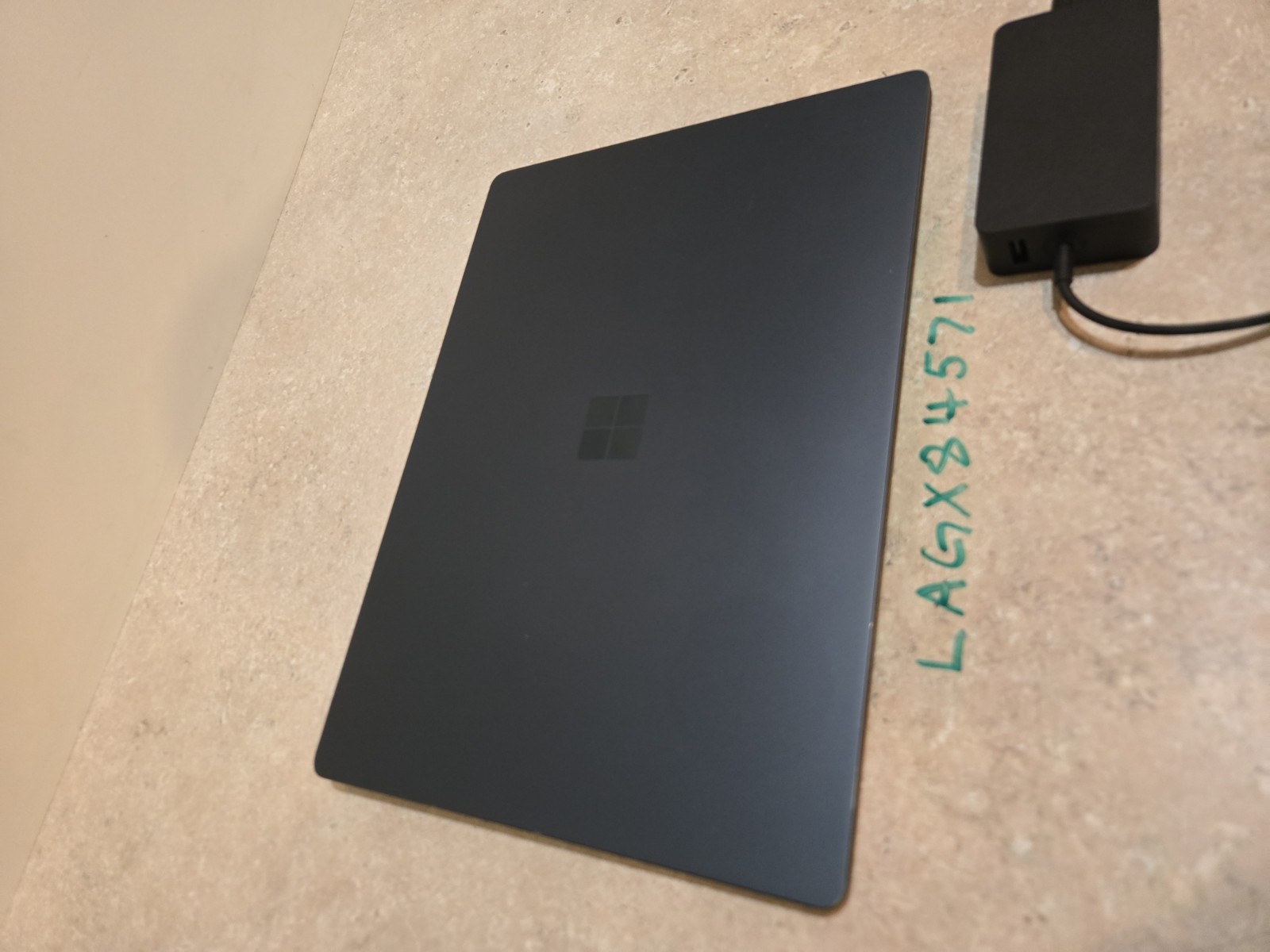Microsoft Surface Laptop 2 -13.5″ Touch Screen-256GB SSD – intel i5 – Model 1769