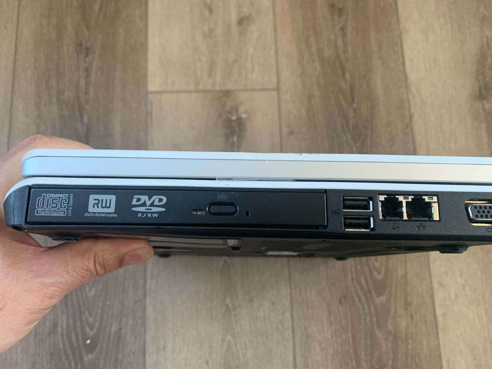 Dell Inspiron 640m 14″ Intel Core Duo T2050 1.6GHz 1GB RAM 120GB HDD Win 7 Pro