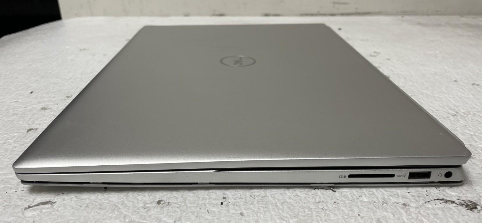 Dell Inspiron 16 5620 16” Intel Core i7-12th 8GB RAM NO SSD BrokenScrn Part READ
