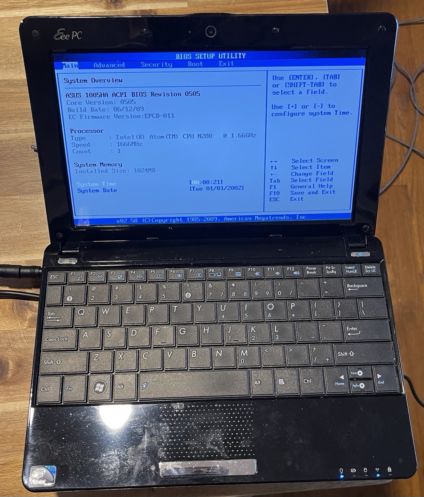 ASUS Eee PC 1005HA Netbook Windows XP Retro Mini Laptop Intel N280 1GB 160GB HD