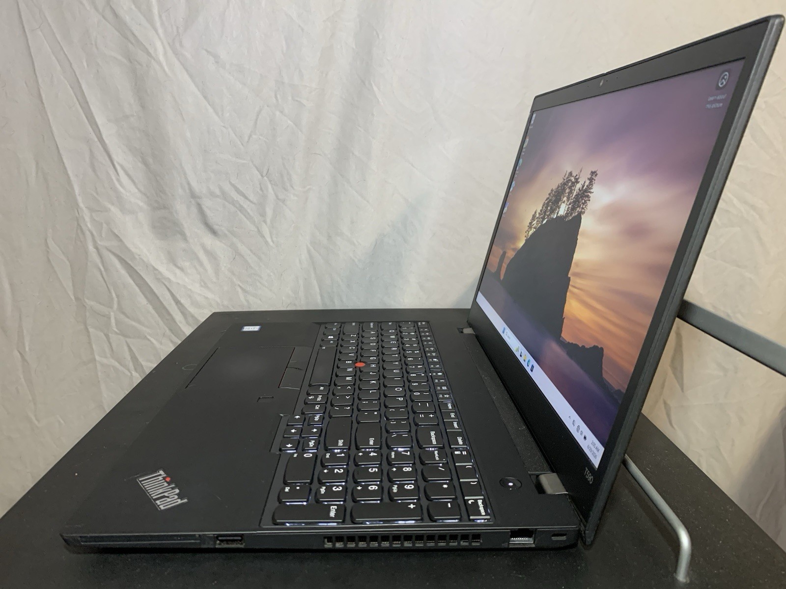 Lenovo ThinkPad T590 i7-8565U 8GB 256GB SSD Win11 15.6in FHD Black