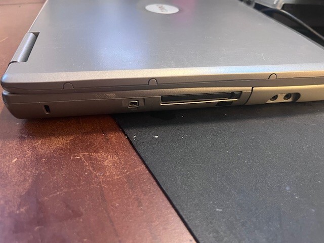 Dell Laptop Windows XP Pro 32 bit-Parallel port-9 pin Serial Port-RS232- and ac