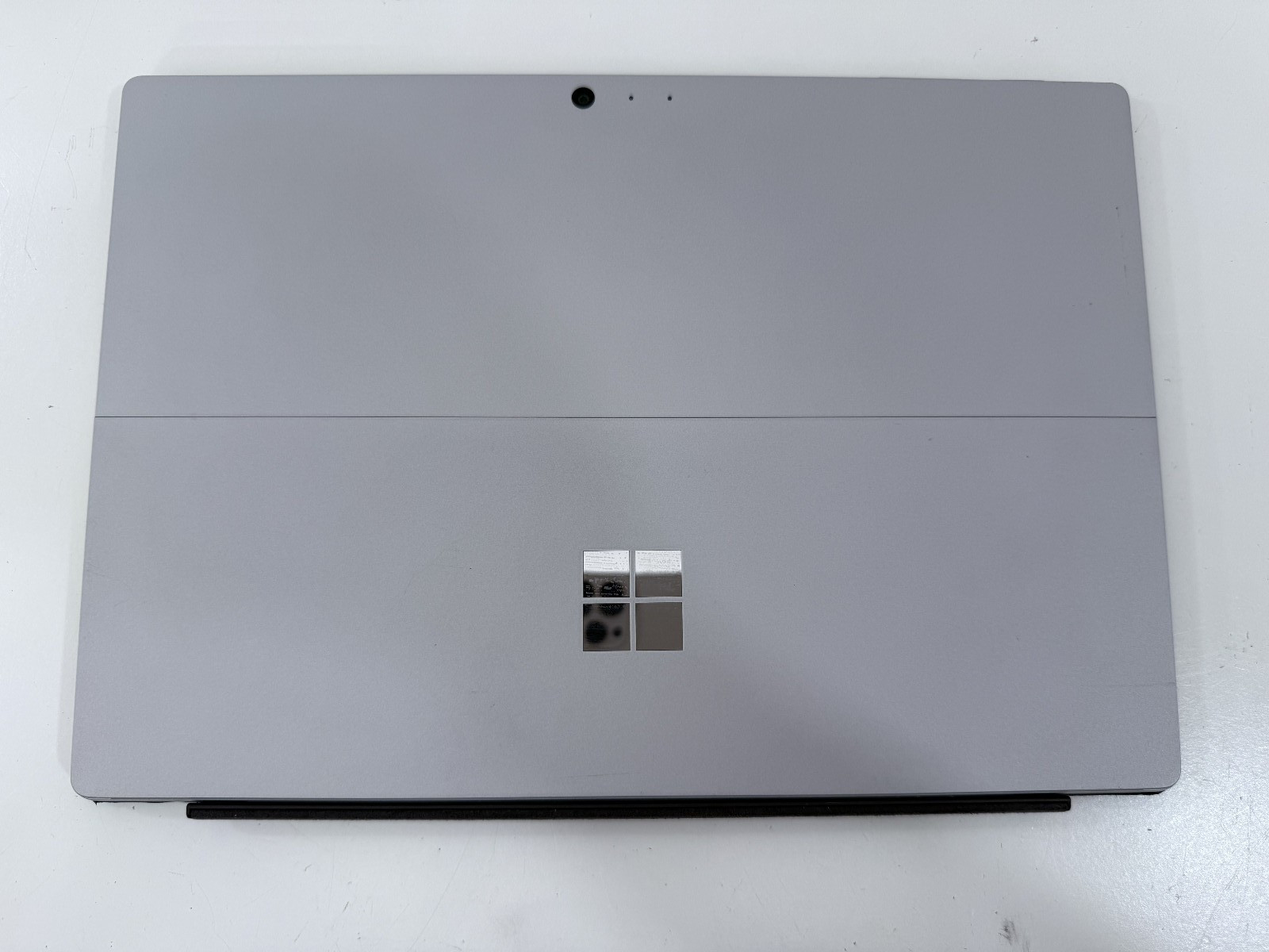 Microsoft Surface Pro 5 m3-7Y30 CPU @ 1.00GHz 4 GB RAM 128 GB Win 10 Pro Good