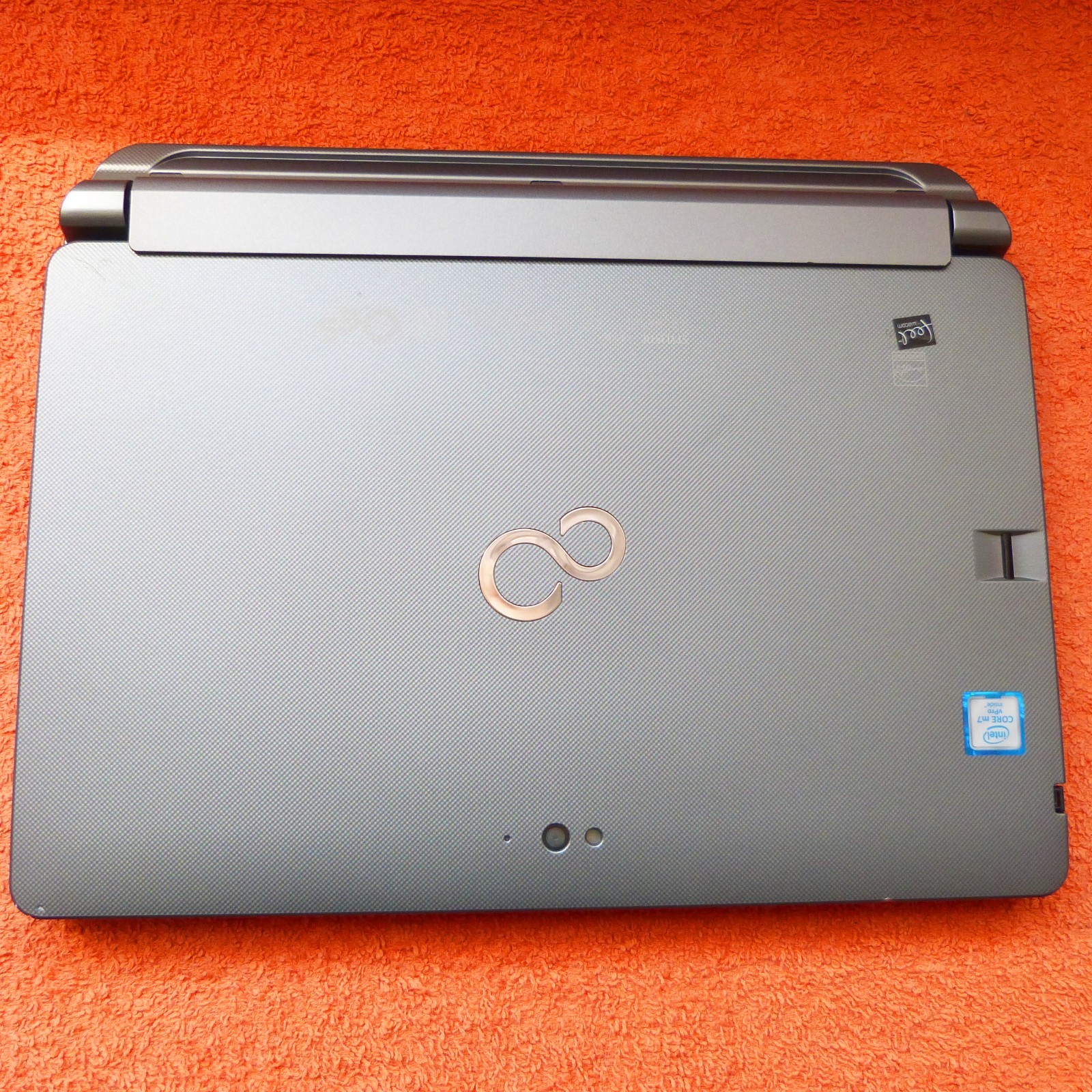 Fujitsu Q616 PRO Convertible Tablet PC 11″ TOUCH l Core M7 Windows 10 SSD