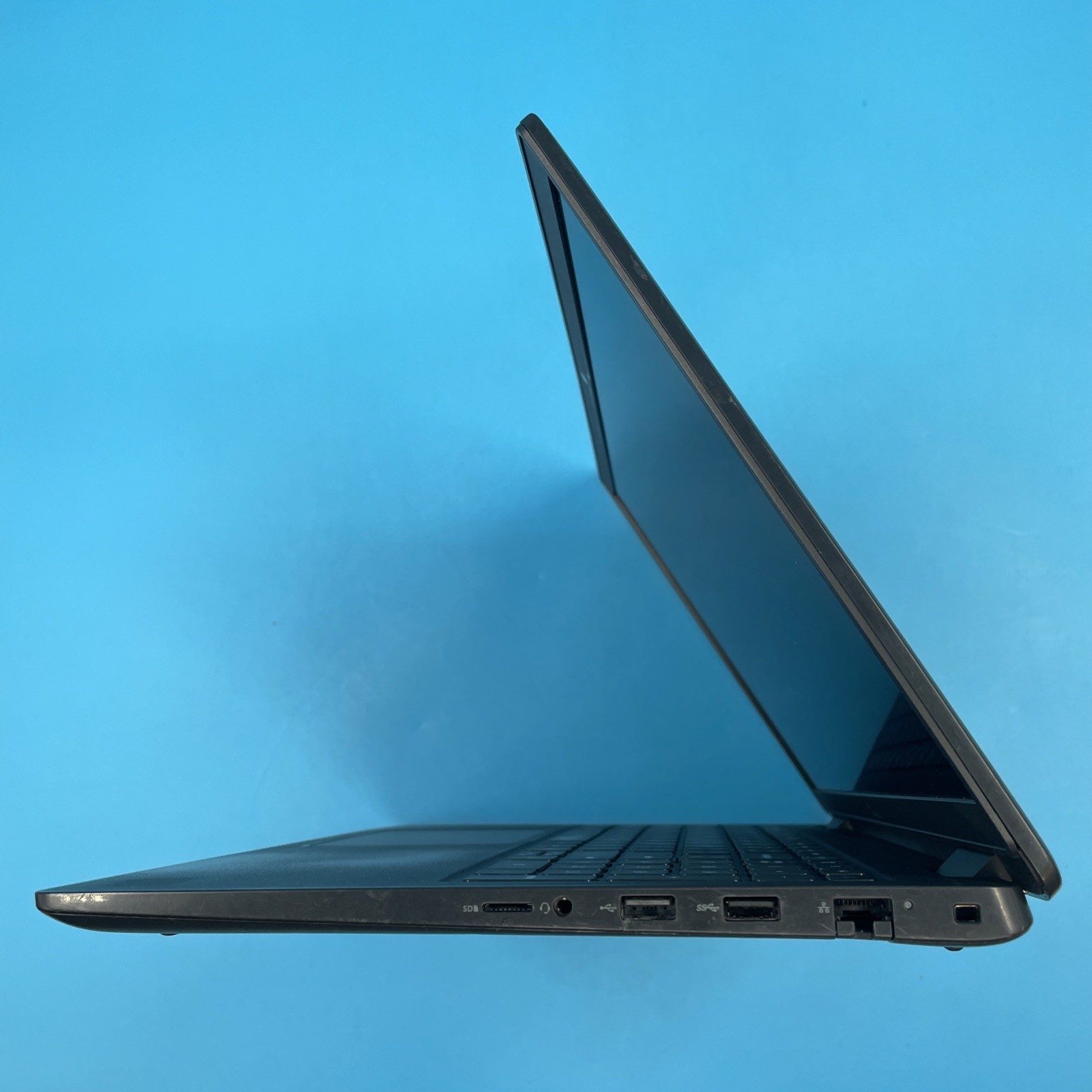 Dell Latitude 3520 | i5-1135G7 | 8GB RAM | 256GB SSD | WIN 11 PRO | 71% BATT