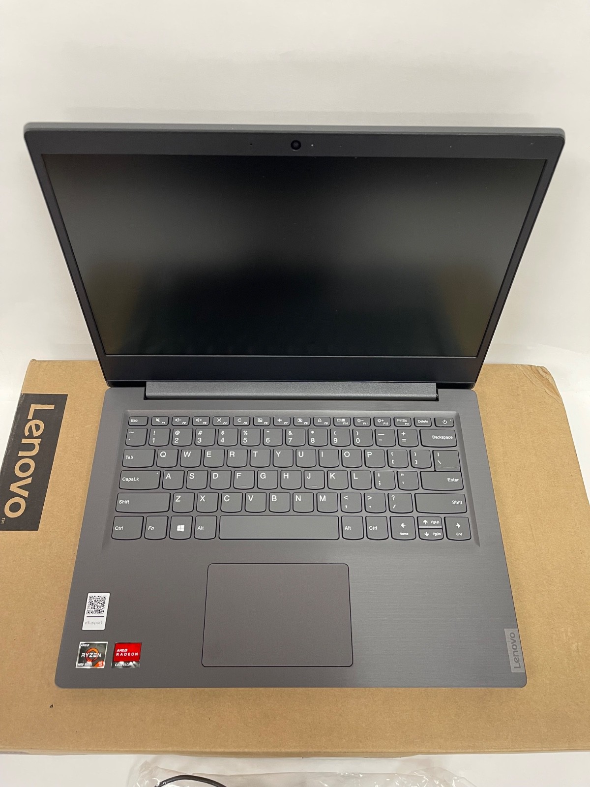 Lenovo V14-ARE 82DQ AMD Ryzen 5 4500U 2.3GHz 8GB 256GB SSD 14″ Windows 10 Pro