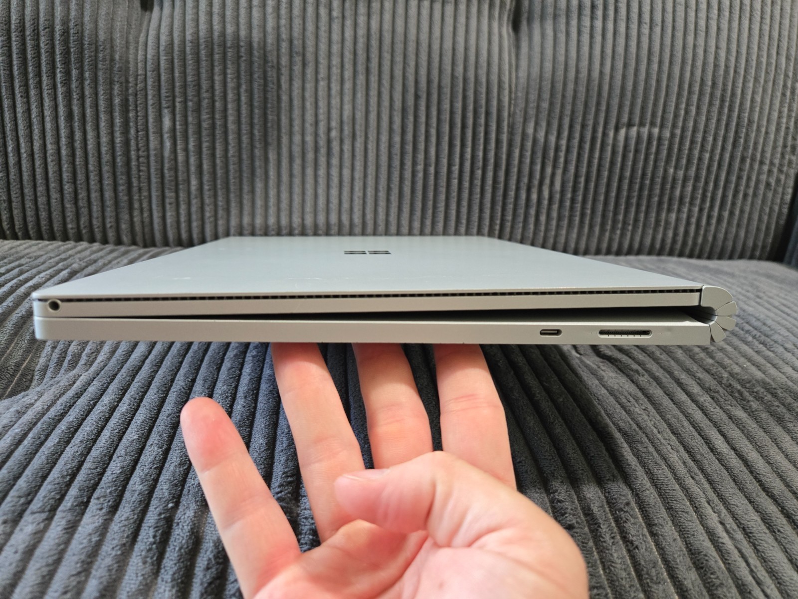 Microsoft Surface Book 3 15″ (256GB SSD, Intel i7-1065G7 GTX 1660 Ti 16GB RAM)