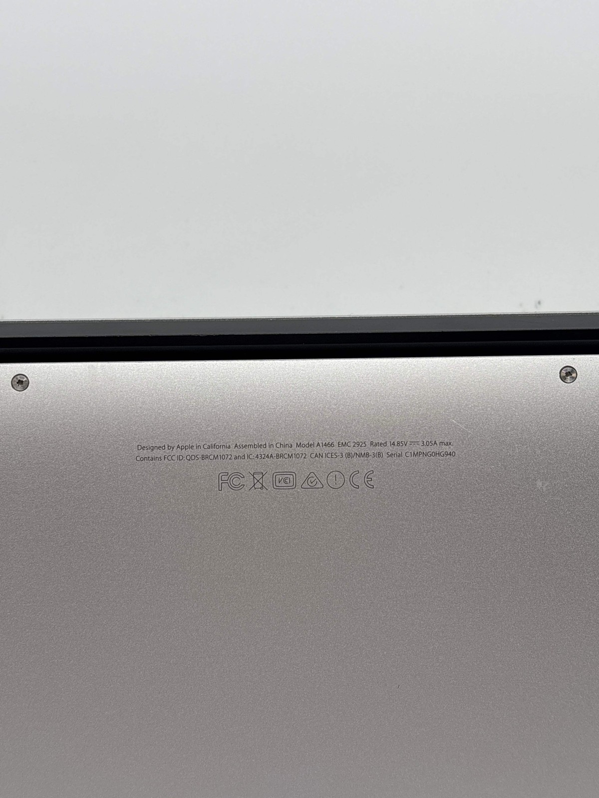 Apple MacBook Air 13″ A1466 Intel Core i5 4GB RAM 128GB SSD – For Parts