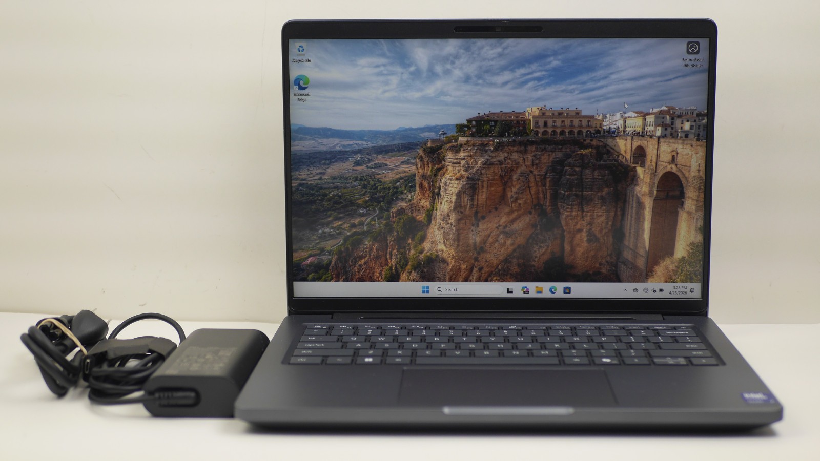 Dell Pro Max 14 MC14250 14″ 1TB 2.2GHz 32GB RAM Intel Core Ultra 7 (H90001236)