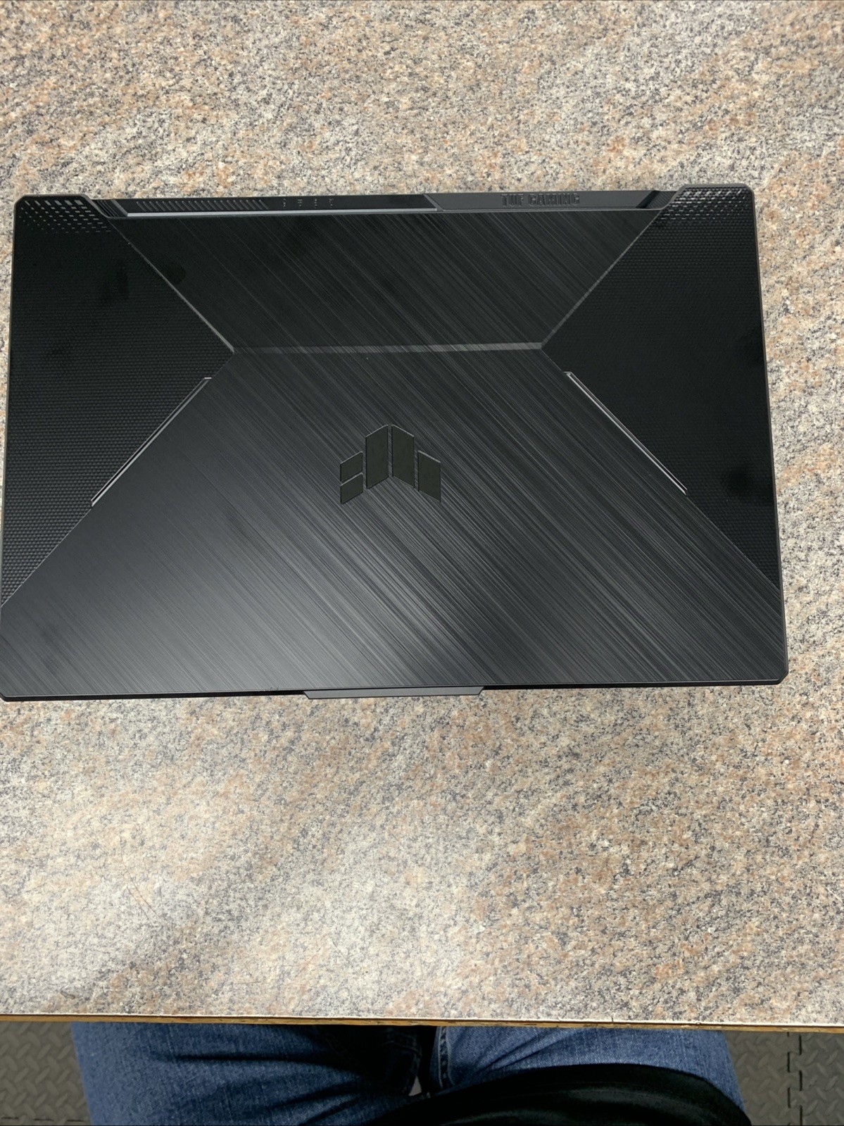 Asus Tug Gaming Laptop A17 17” RYZEN 7 8gb 512gb GeForce RTX2050