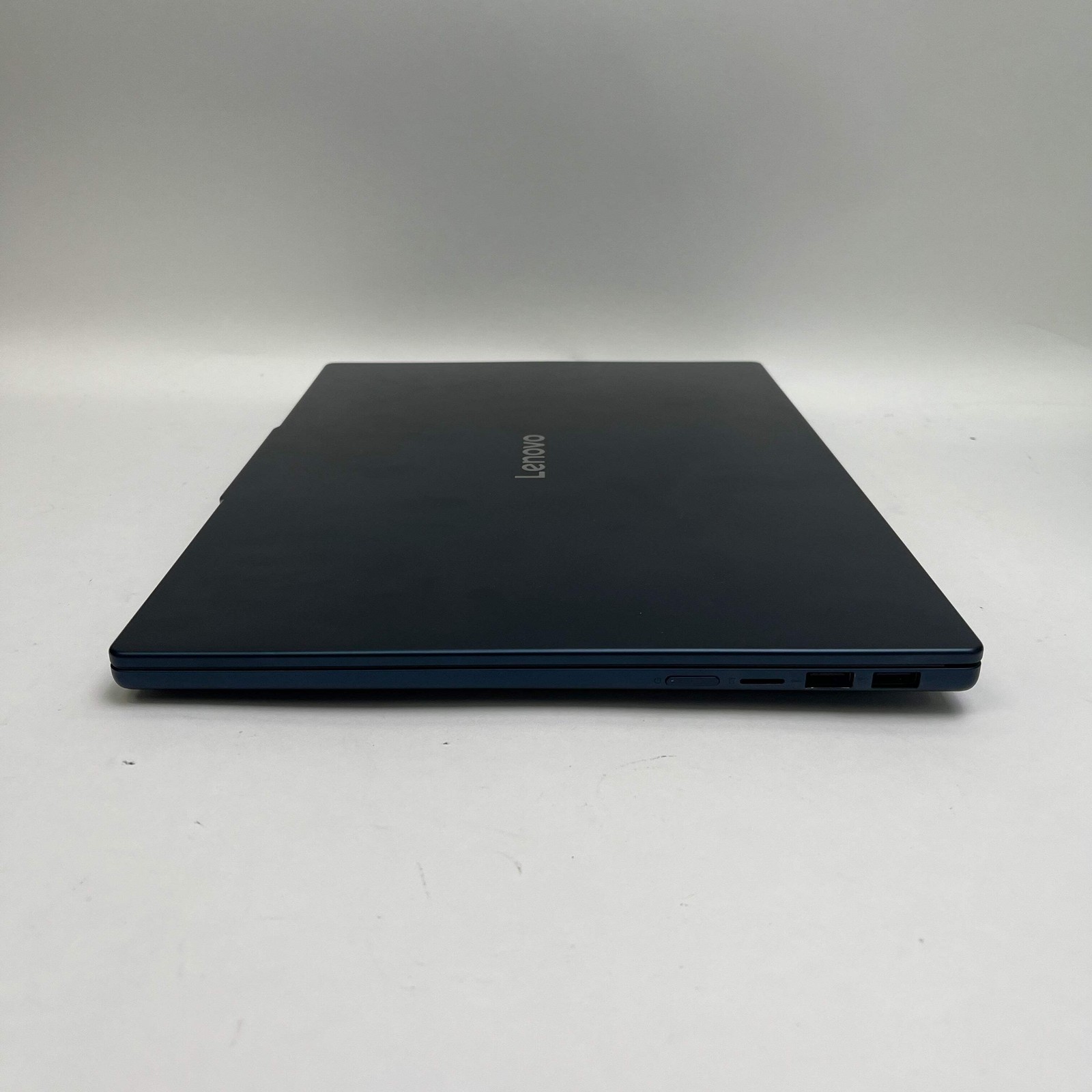Lenovo IdeaPad Slim 5 16IRH10R 16″ Core 5 210H 2.2GHz 16GB RAM 512GB SSD