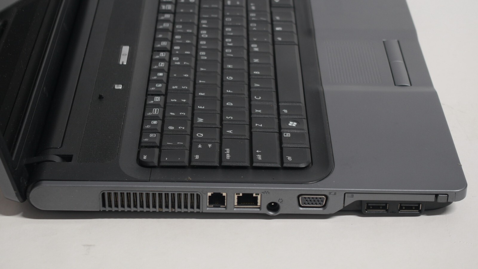 HP 530 15.4 Laptop Intel Celeron 1.6 GHz 2GB RAM 120GB HDD Linux Laptop