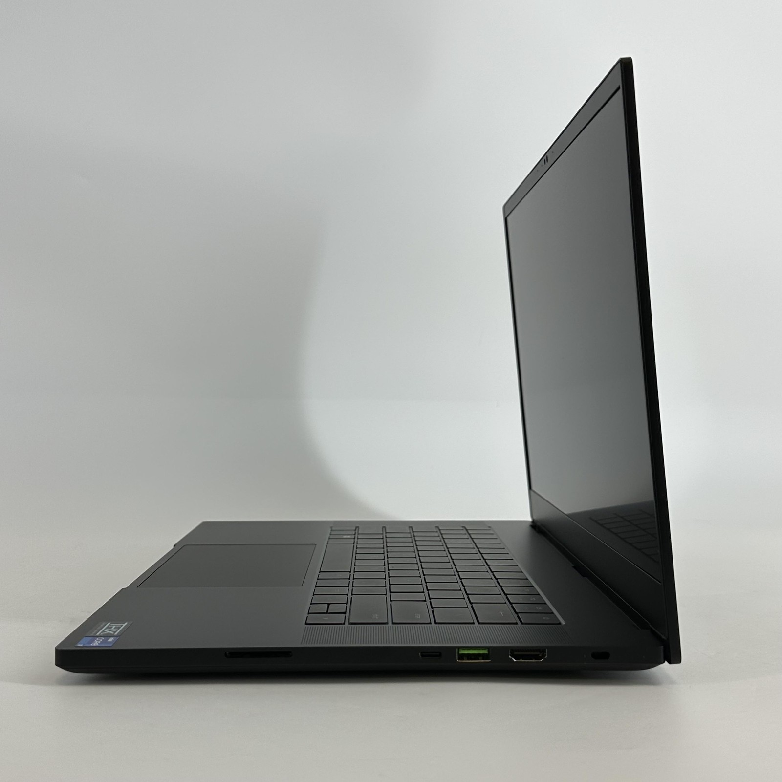 Razer Blade 15 240Hz 2K 2.4 GHz i7-12800H 32GB 1TB SSD RTX 3070 Ti Very Good
