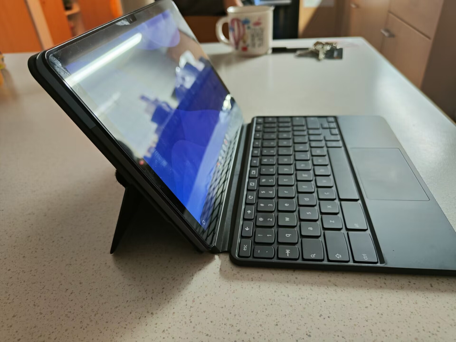 Lenovo IdeaPad Duet 10.1 Chromebook, MediaTek Helio P60T, 4GB RAM, 128GB SSD
