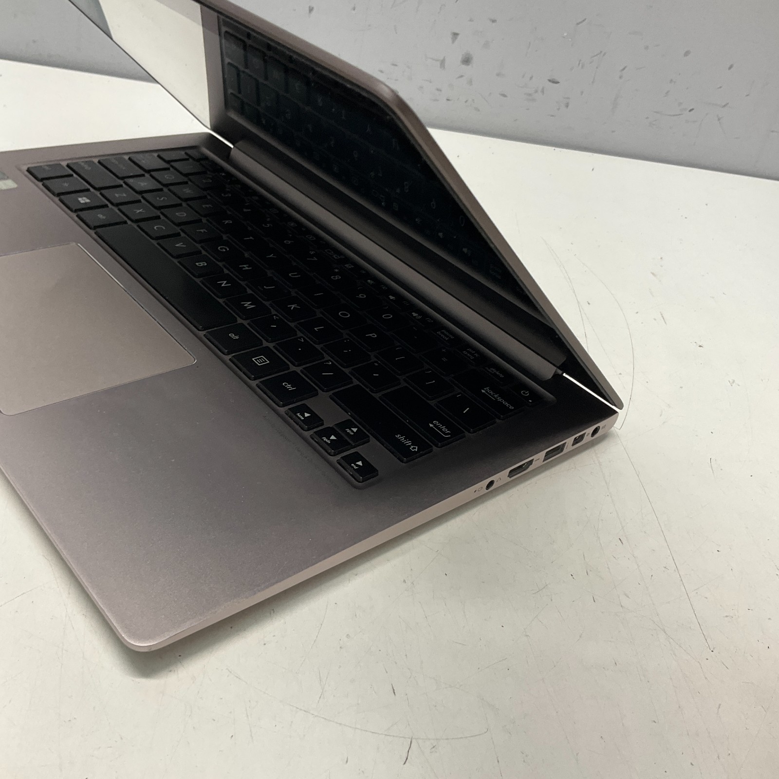 Asus UX303LA Laptop Intel Core i5-4210U @ 1.70 GHz 12GB 256GB SSD Win 10 Pro