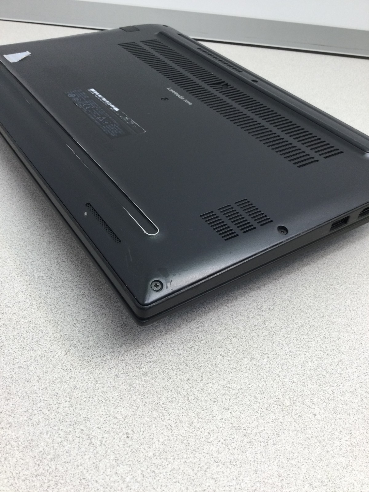 Dell Latitude 7390 13″ i7-8650u 8GB RAM 128GB SSD WINN 11 PRO