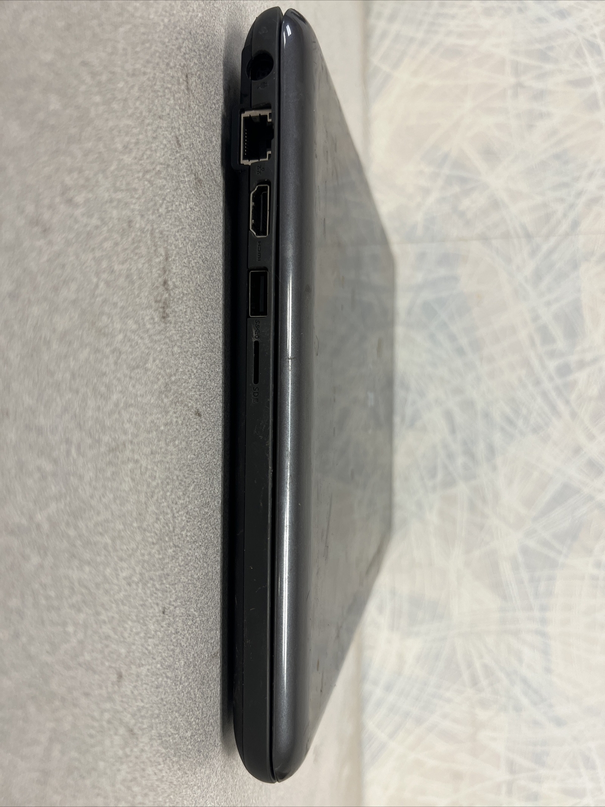 Dell Latitude 3380 Laptop – i3-6006u – 4GB RAM – NO HDD – BAD BATT – PARTS