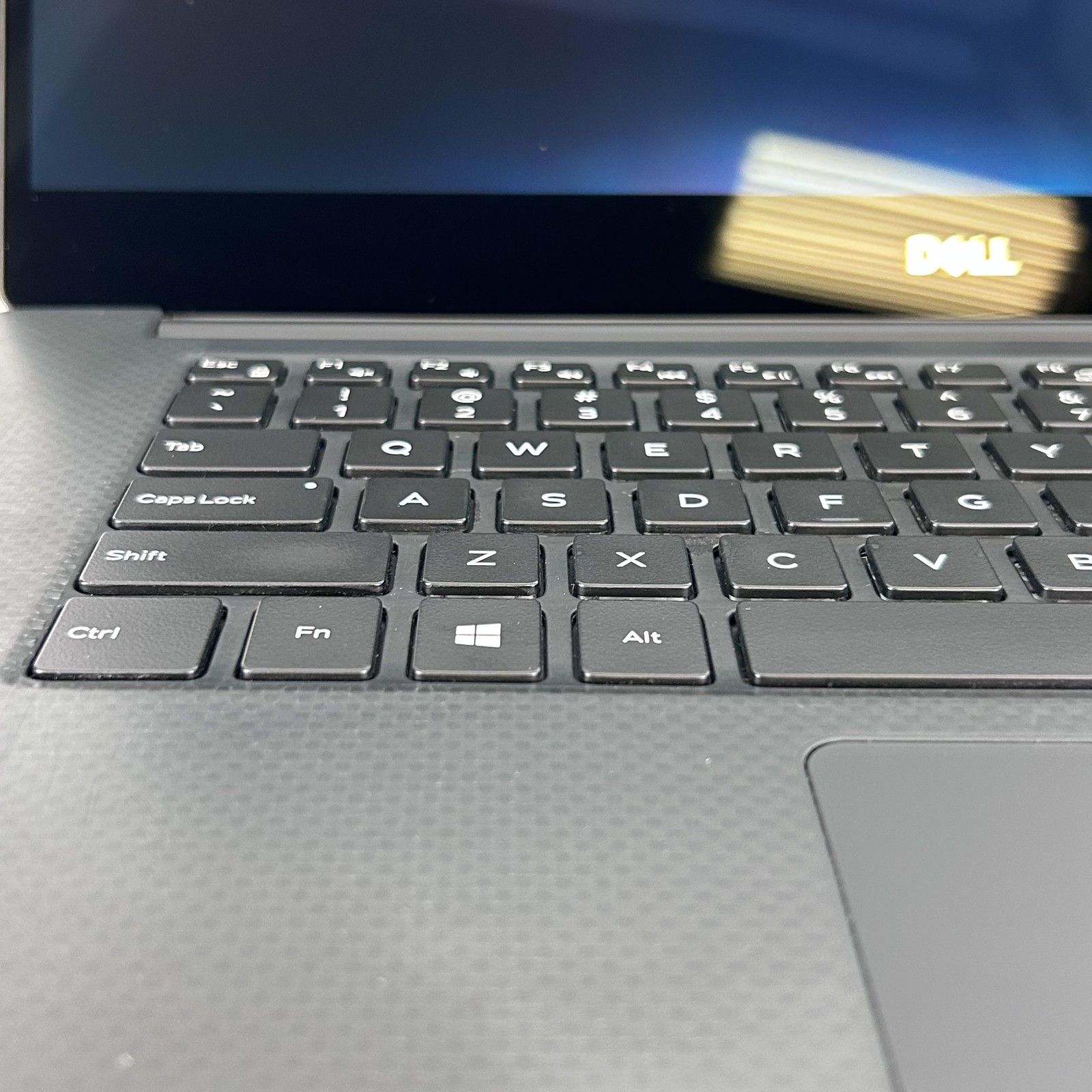 Dell XPS 15 7590 4K i7-9750H 2.60GHz 32GB 1TB SSD GTX 1650 HARD TO PRESS KEYS