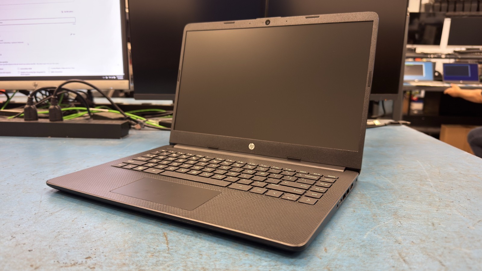HP Laptop 14-dq0761dx 5CD435J4S9 (Grade B)