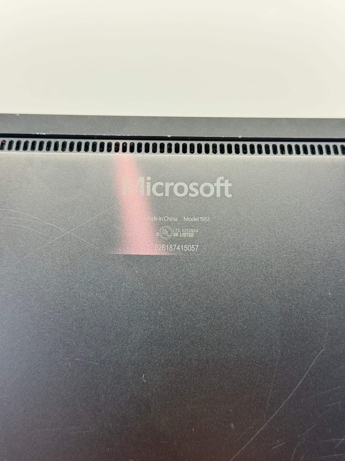 Microsoft Surface Laptop 4 1951 13.5″ i5-1145G7 8GB 512GB Cracked Screen For Par