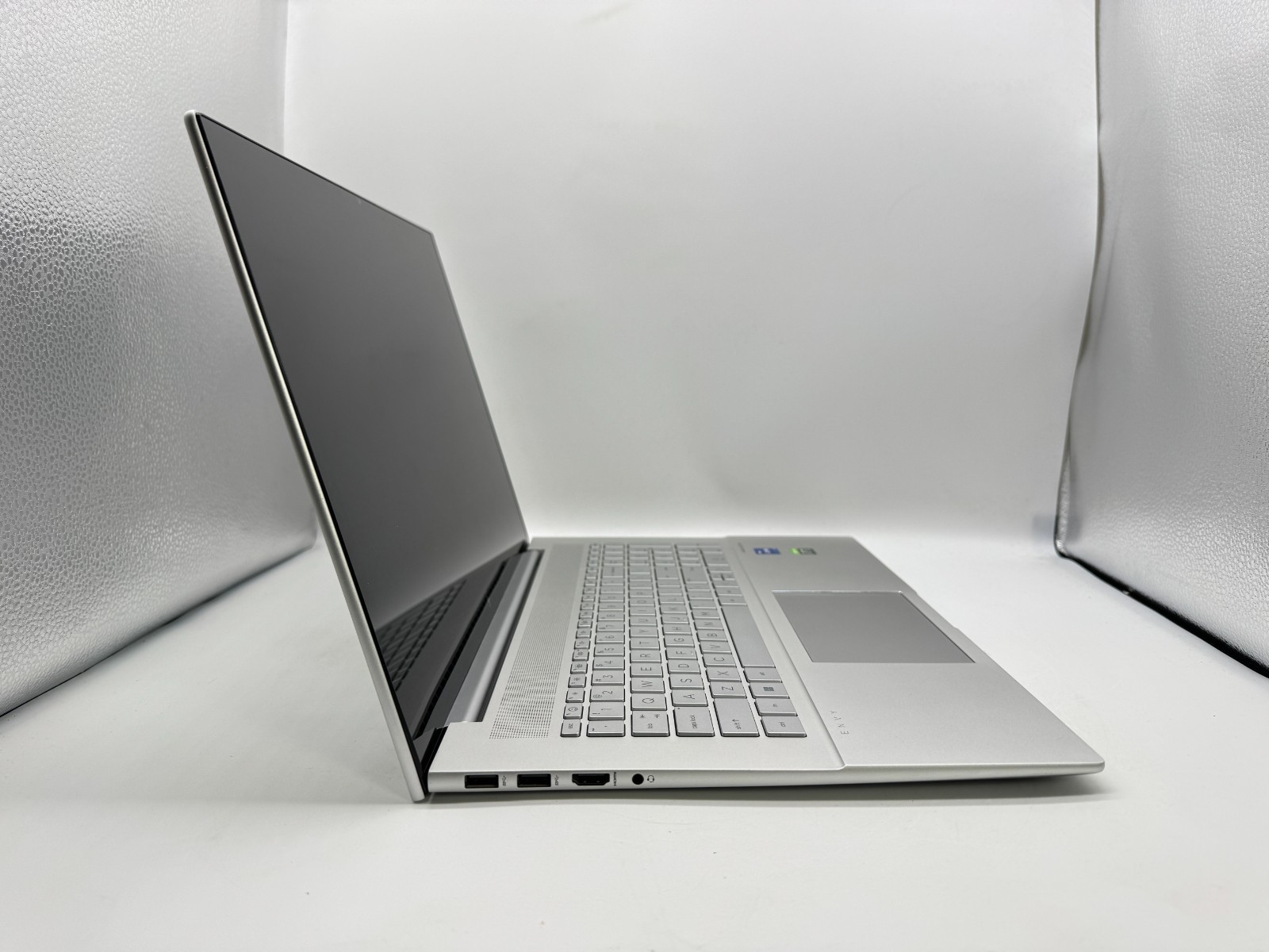 HP ENVY 17-cr0797nr 17.3″ Touch Laptop Intel Core i7-1255U 16GB 1TB SSD RTX 2050