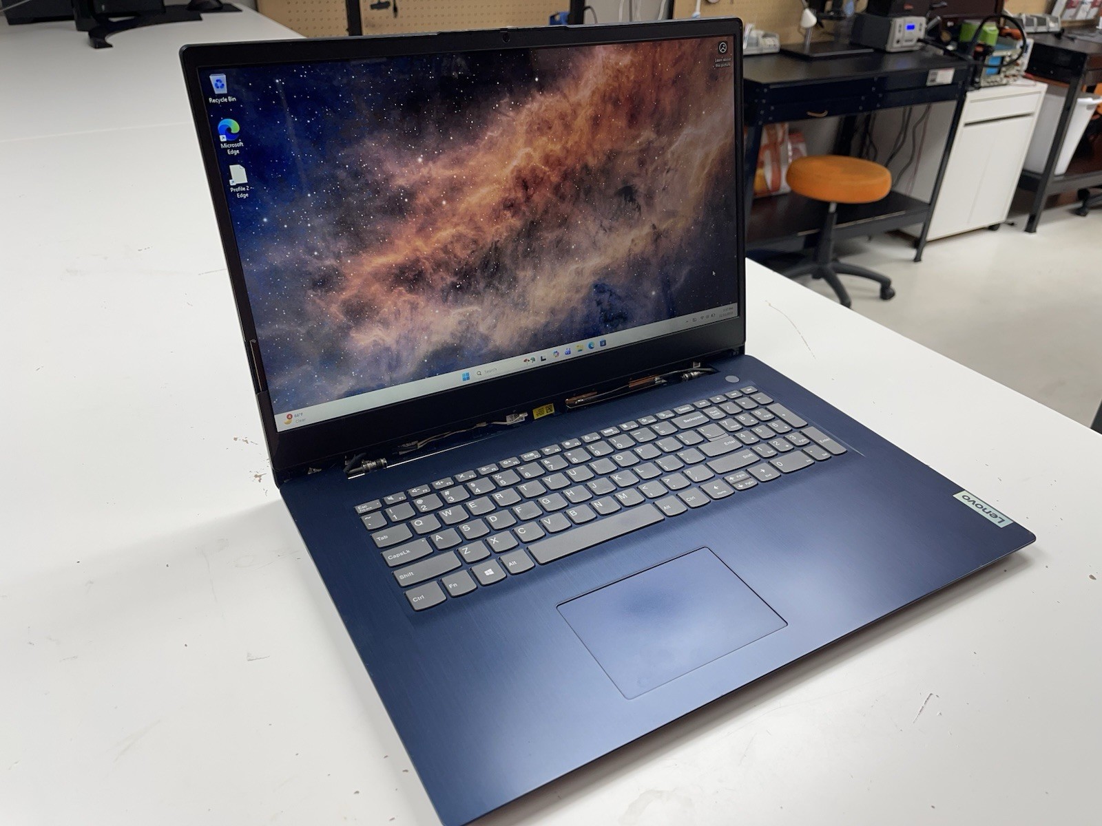 Lenovo IdeaPad 3 17ITL6 17.3″ 500HDD, Intel Core i3-1115G4, 8GB RAM) Needs Bezel