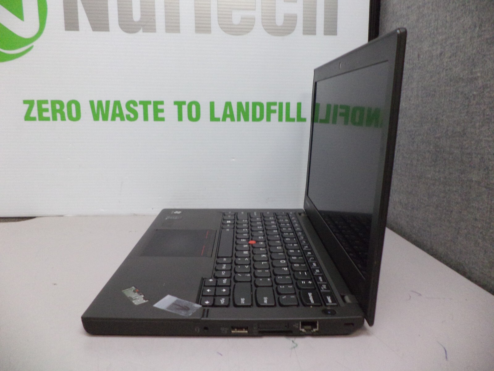 Lenovo ThinkPad X240 12.5″ i7-4600U 2.1GHz 8GB/320GB Webcam Laptop [No OS/AC]