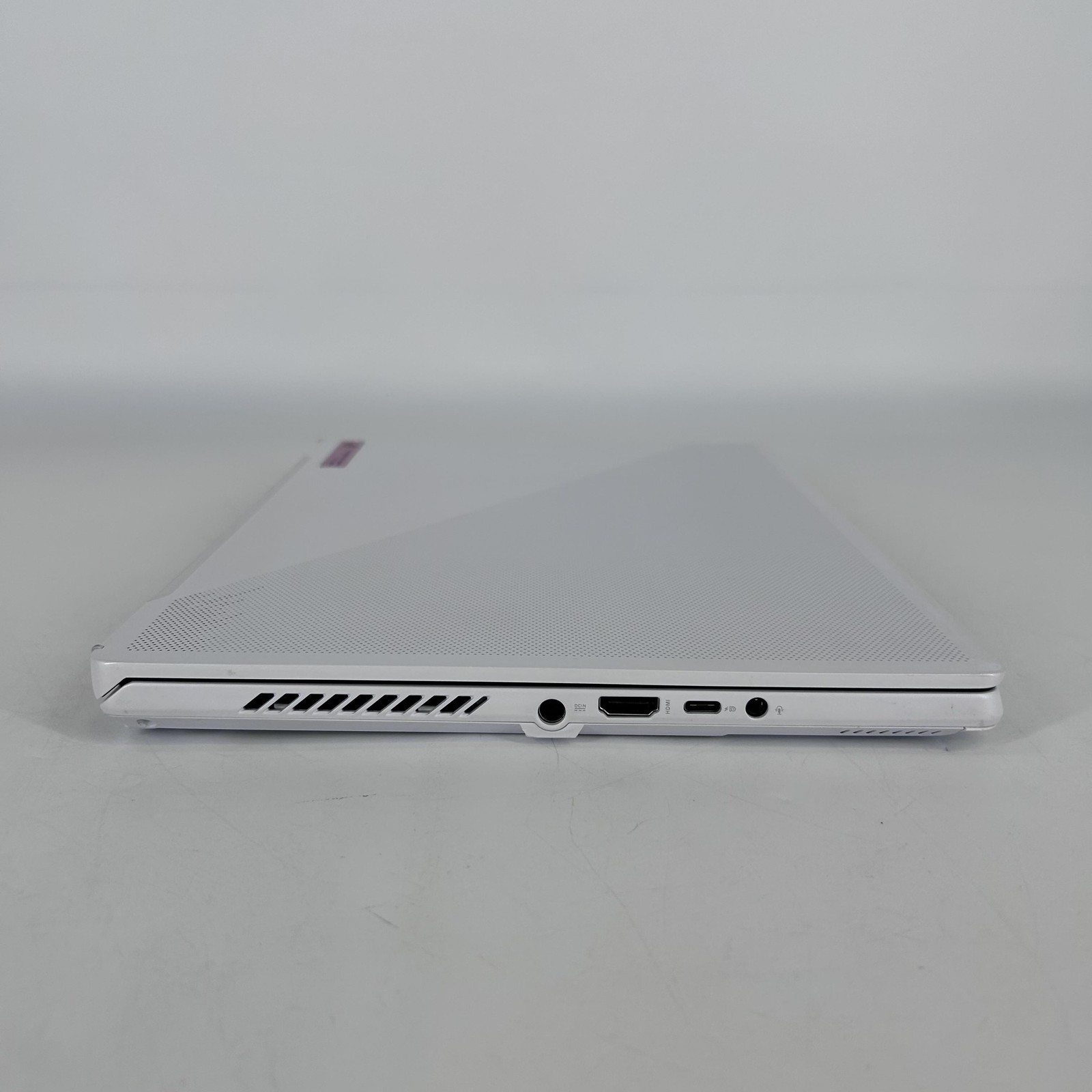 Asus ROG Zephyrus G14 GA402 14 QHD+ 3.3 GHz Ryzen 9 6900HS 40GB 1TB AMD RX 6700S