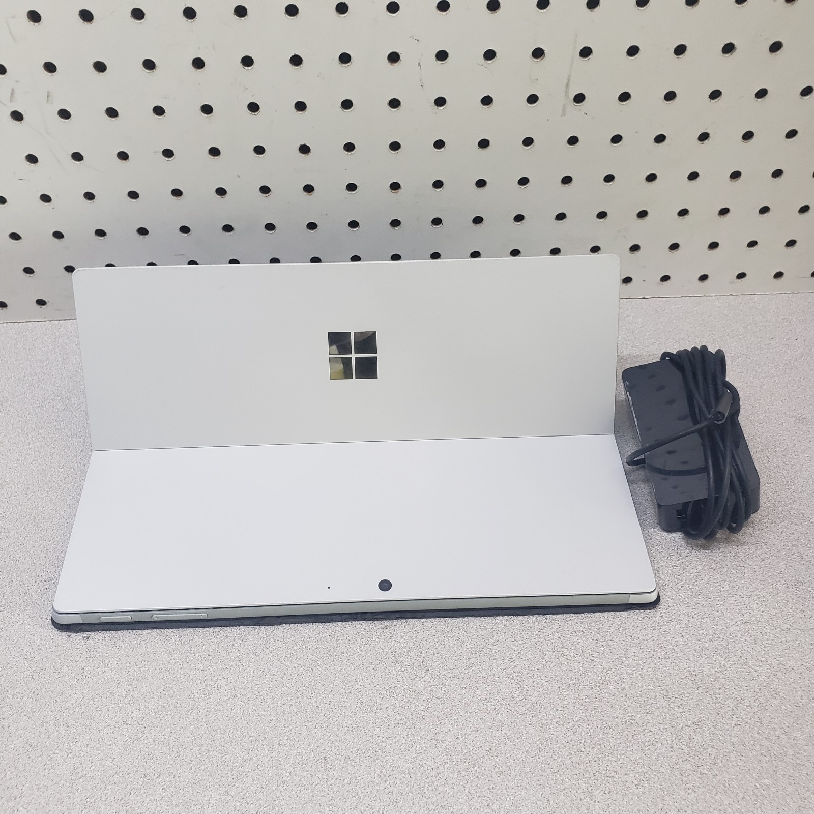 Microsoft Surface Pro 7 + 1960 i7 1165G7 16GB, RAM 256GB SSD, WIN11 2.80Ghz