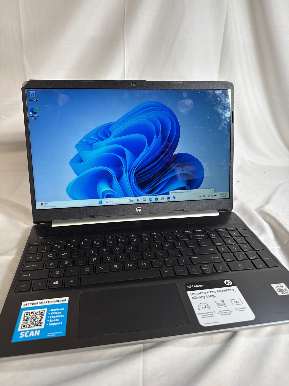 HP Notebook 15-dy1045nr Intel Core i5-1035G1 8 GB 256GB SSD 15.6″