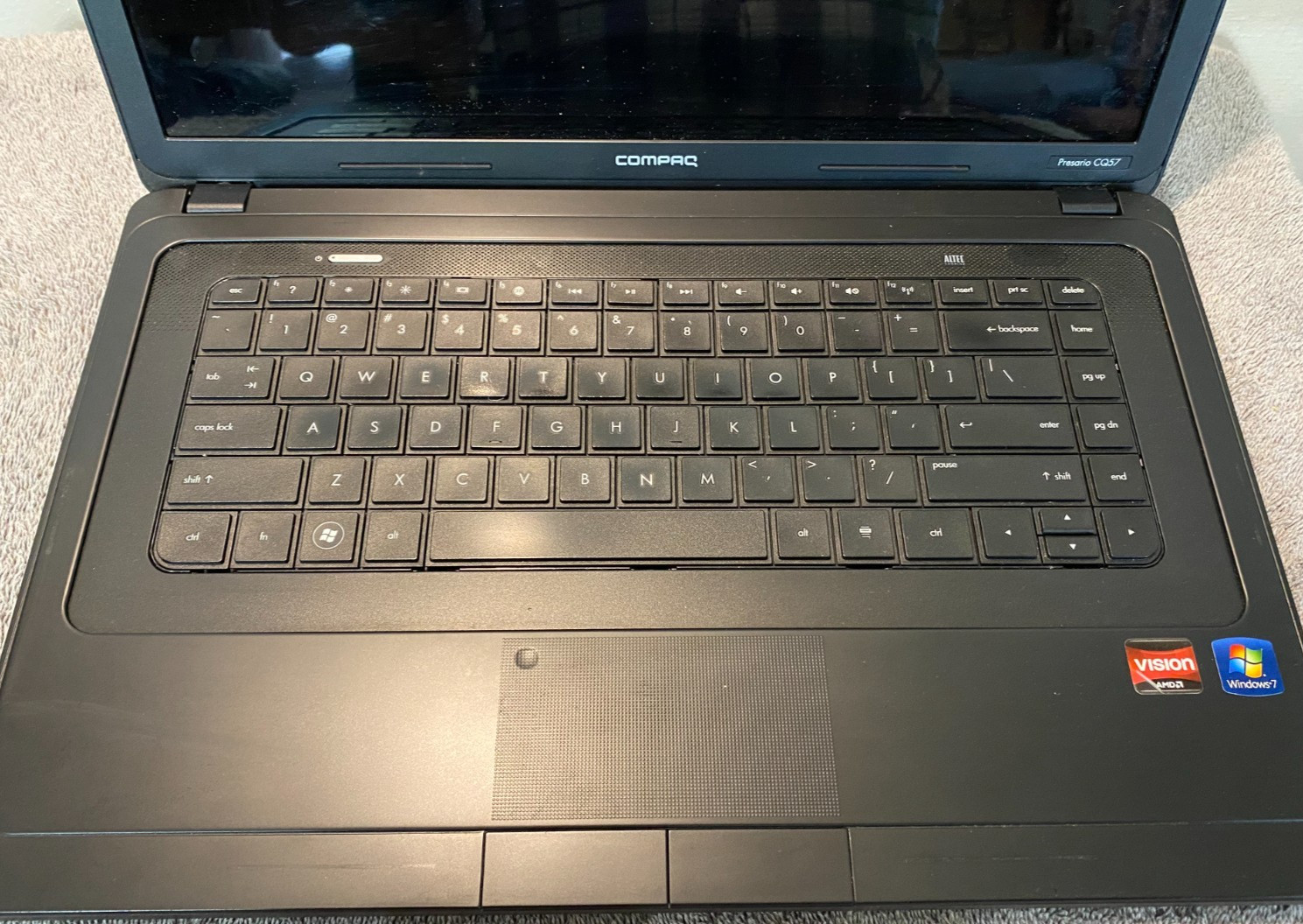 **PARTS ONLY** COMPAQ PRESARIO CQ57 LAPTOP BROKEN SCREEN AMD VISION W/ADAPTER