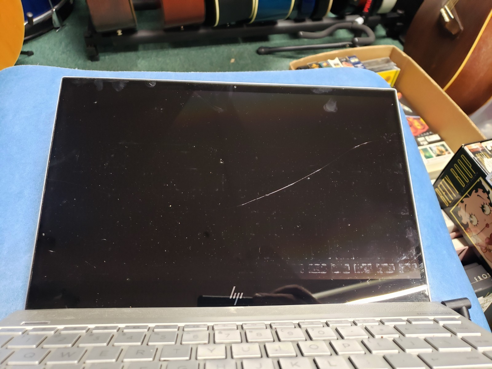 HP Envy 13-aq1013dx – pi7-1065g7 @ 1.30ghz 8gb ram parts damaged please read