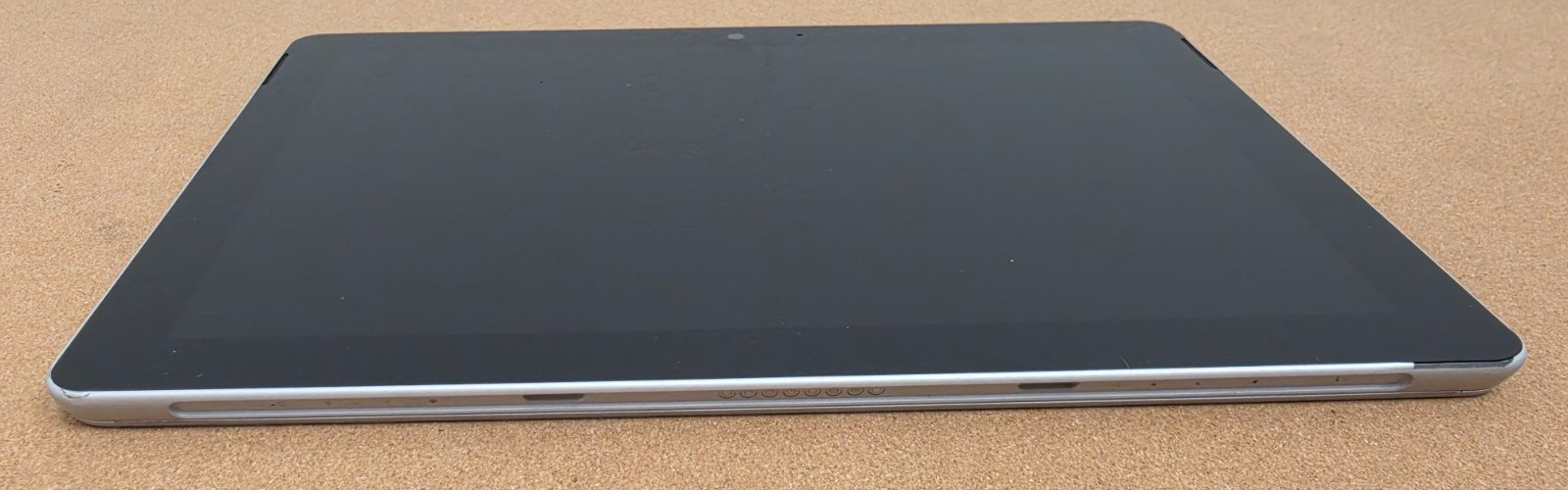 Microsoft Surface Go Pentium 4415Y 4GB Ram 64GB SSD Win 11 Pro ***READ***