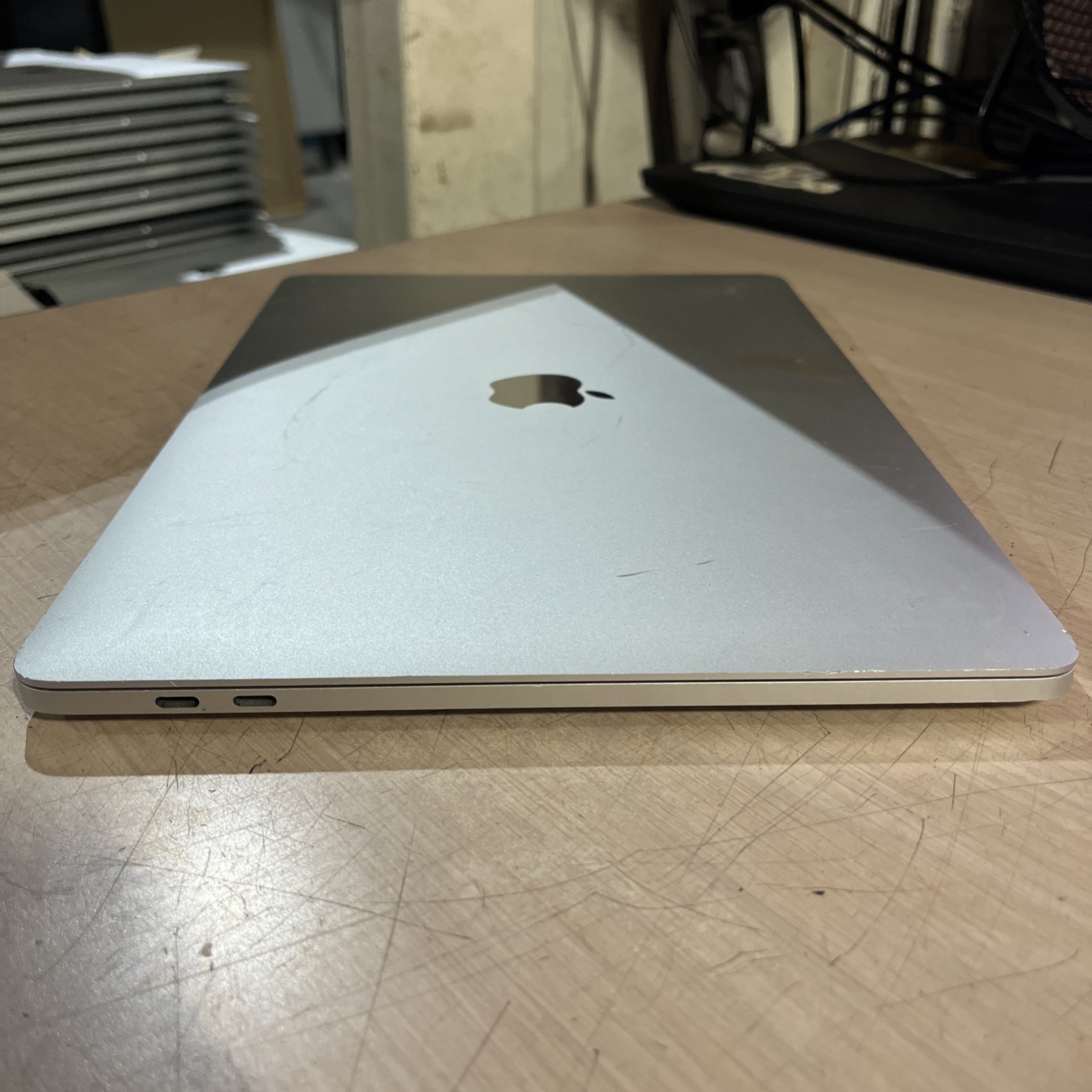 APPLE MACBOOK PRO 13″ TOUCH/2018 CORE I5-8259U 2.3GHZ 8GB RAM 256SSD